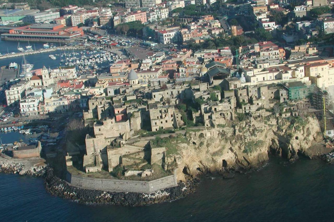 Valerio'S Flat Apartment Pozzuoli Exterior photo